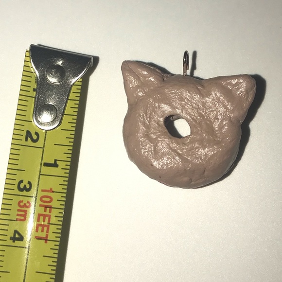 Handmade Cat Donut Pendant - Picture 3 of 3